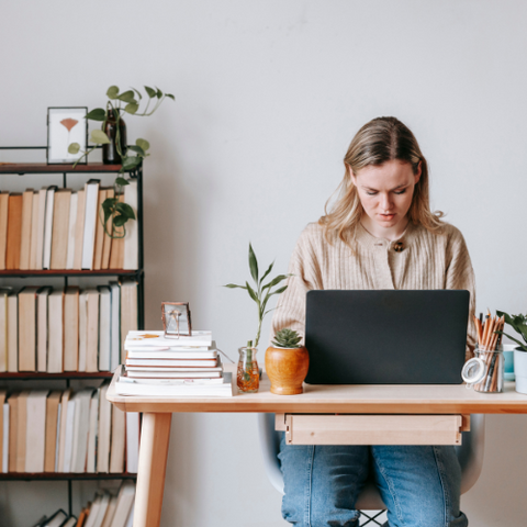 STRETCHES TO DO AT YOUR WORK DESK